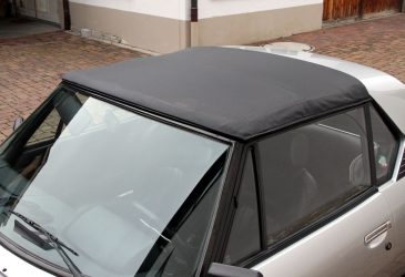EVR257 Peugeot 504 coupé Caruna