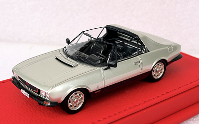 EVR257 Peugeot 504 coupé Caruna