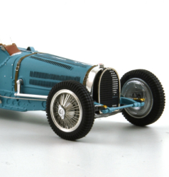 Bugatti T59 pilotée par un gentleman driver